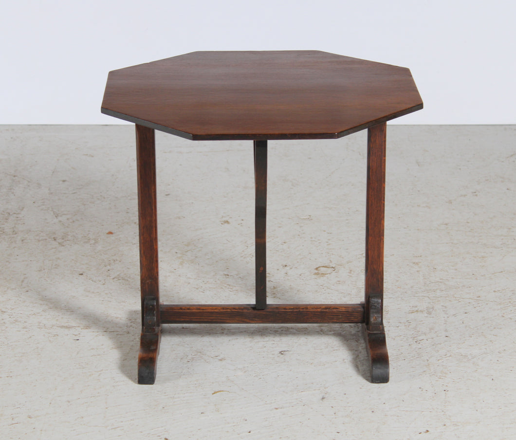 Small oak winemakers tilt-top vendange or tasting table, c. 1930s.