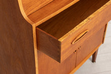 Load image into Gallery viewer, Midcentury Jentique Bureau c.1960s
