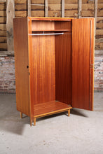 Load image into Gallery viewer, Meredew light oak double wardrobe
